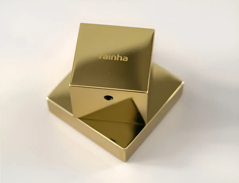 Acabamento Registro Dourado